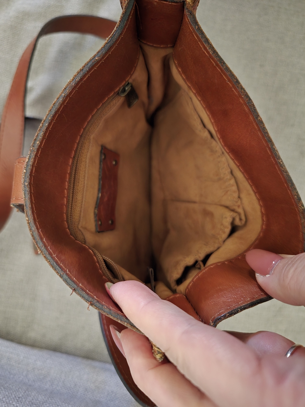 Patricia Nash Tan Brown Embossed Leather Crossbody Bag - Picture 4 of 4